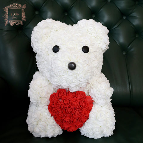 Rose Bear-Ursulet alb din trandafiri