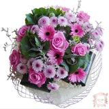 Buchet Trandafiri roz, Santini si Gerbera